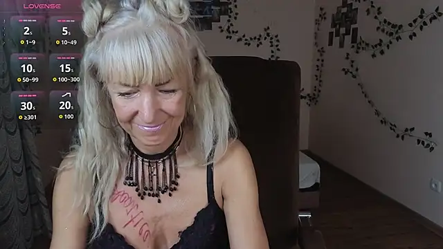 Laura Gol online show from 9, 11, 2025