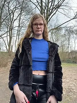 Bikergirl 97 online show from 10, 3, 2026