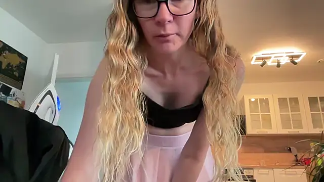 Bikergirl 97 online show from 5, 5, 2026