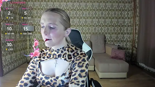 Snapshot of Vi_Luxy chatting on 13, 5, 2026 Vi Luxy online show from 13, 5, 2026
