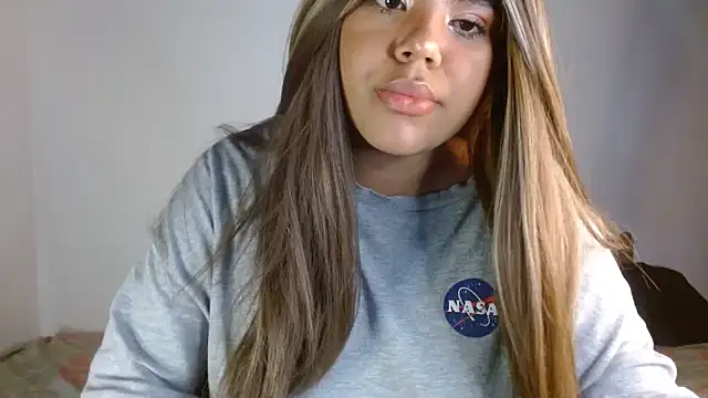 samantha-pettie online show from 1, 10, 2025