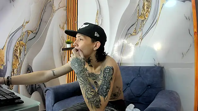 StraightBoy Nick online show from 14, 9, 2025