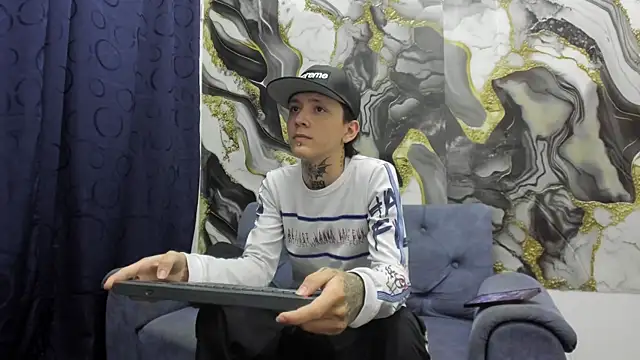 StraightBoy Nick online show from 4, 6, 2026
