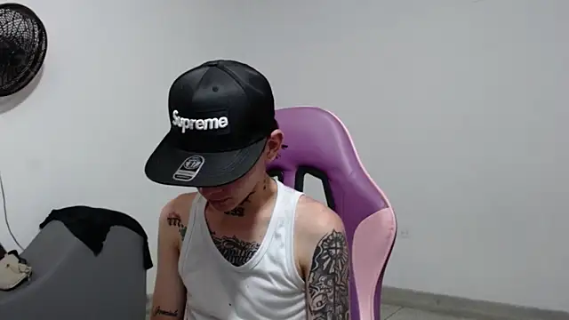 StraightBoy Nick online show from 22, 5, 2026