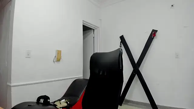 StraightBoy Nick online show from 16, 4, 2026