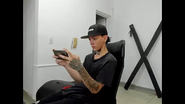 StraightBoy Nick online show from 7, 5, 2026