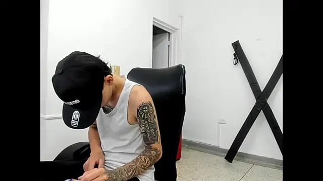 StraightBoy Nick online show from 27, 4, 2026