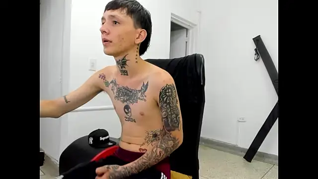 StraightBoy Nick online show from 29, 4, 2026