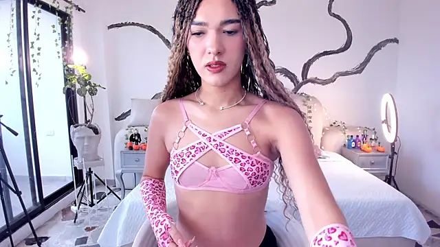 MarilynDupont online show from 24, 10, 2025