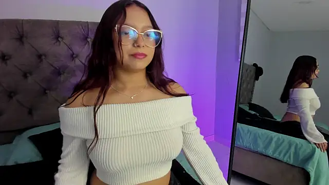 Snapshot of Missy_davis chatting on 10, 10, 2025 Missy davis online show from 10, 10, 2025