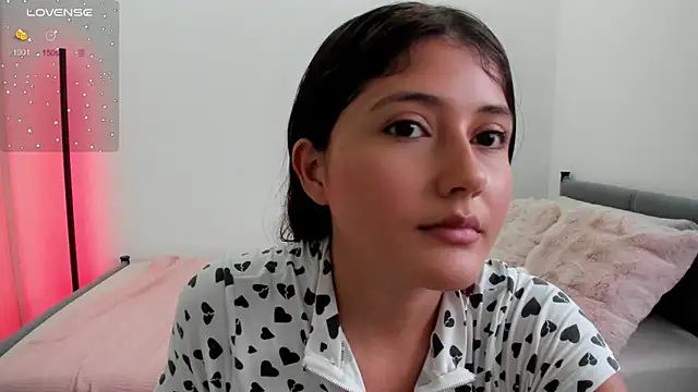 Snapshot of amy_innocent_1 chatting on 29, 5, 2026 amy innocent 1 online show from 29, 5, 2026