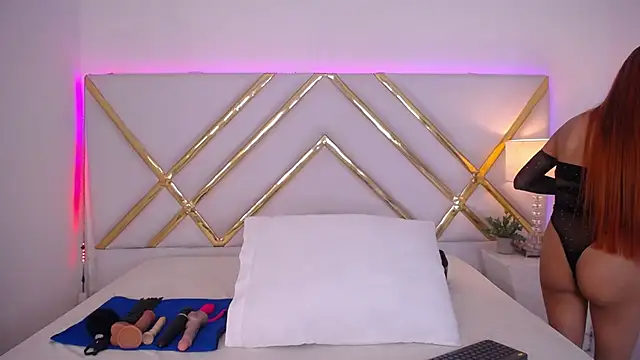 laila stilwiills online show from 18, 4, 2026