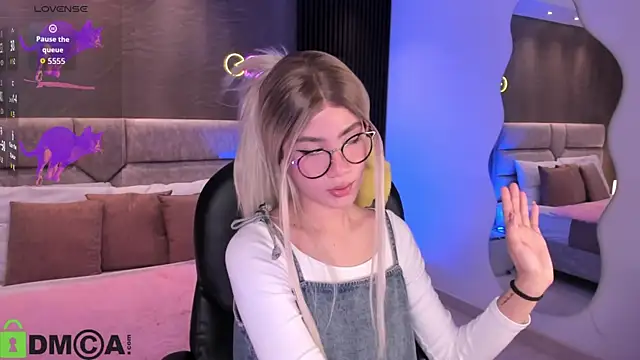 Arinextdoor online show from 13, 10, 2025