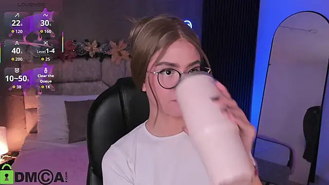 Arinextdoor online show from 5, 12, 2025