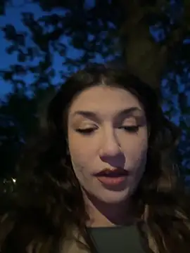 ScarletBloom  online show from 19, 4, 2026