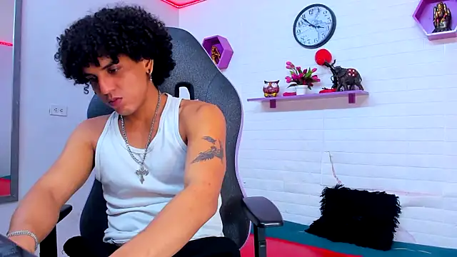 Xfire boy69 online show from 27, 9, 2025