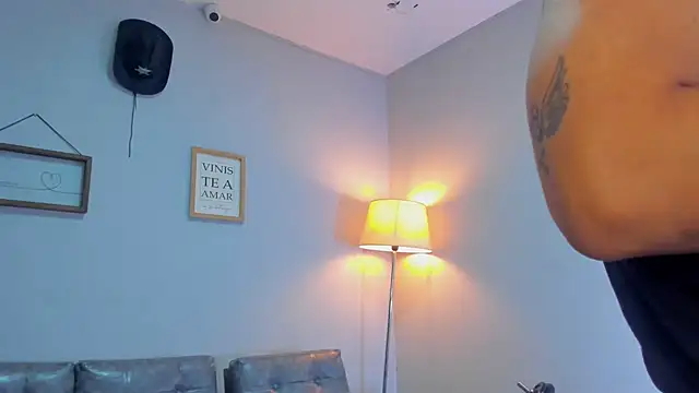 Xfire boy69 online show from 19, 9, 2025