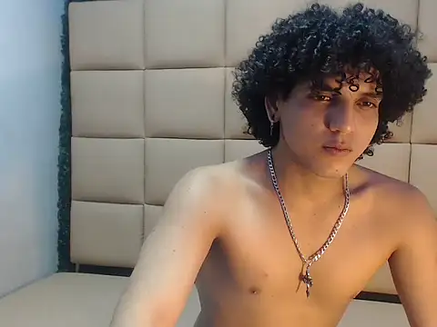 Xfire boy69 online show from 26, 9, 2025