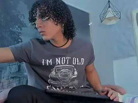 Xfire boy69 online show from 14, 11, 2025