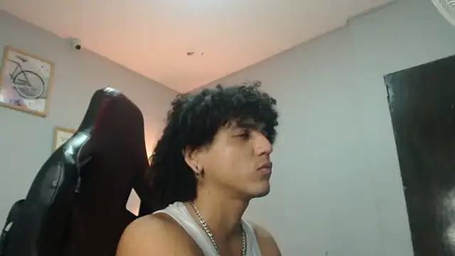 Xfire boy69 online show from 27, 10, 2025