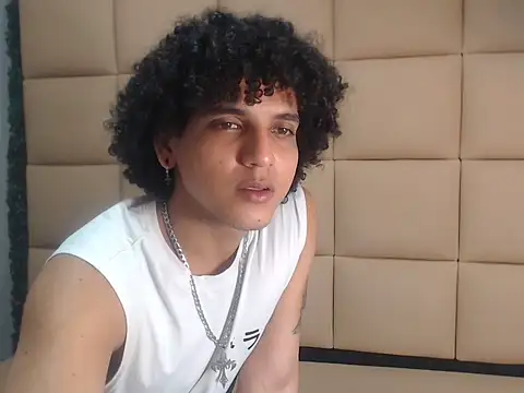 Xfire boy69 online show from 6, 10, 2025