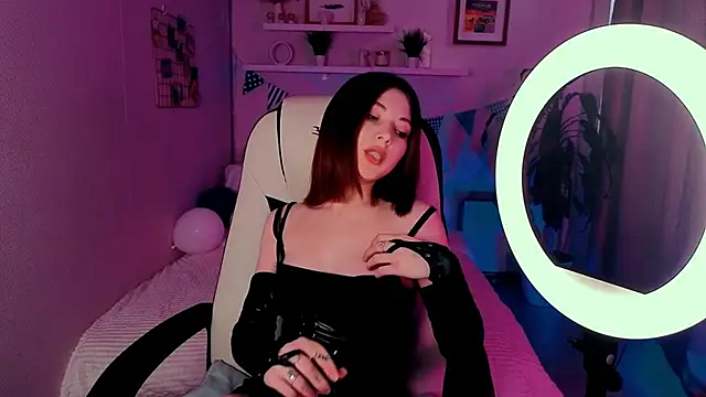 Kimmie shine online show from 24, 9, 2025