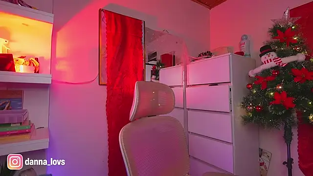 Dannaa Lovs online show from 24, 11, 2025