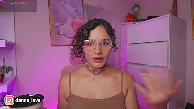 Dannaa Lovs online show from 21, 10, 2025