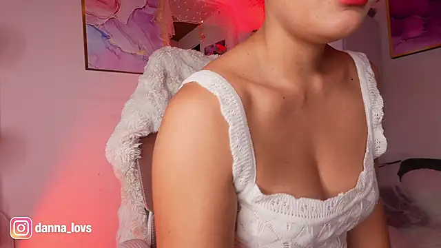 Dannaa Lovs online show from 14, 4, 2026