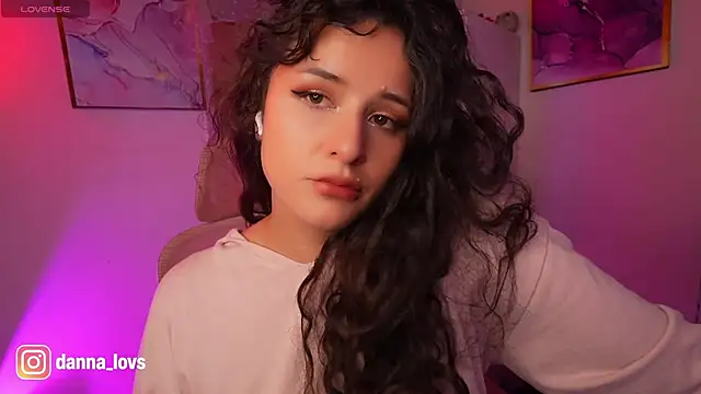 Dannaa Lovs online show from 21, 5, 2026