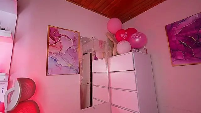 Dannaa Lovs online show from 26, 2, 2026