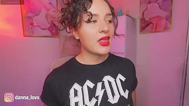 Dannaa Lovs online show from 12, 11, 2025