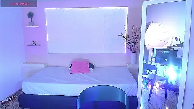 IvyShine7 online show from 26, 9, 2025