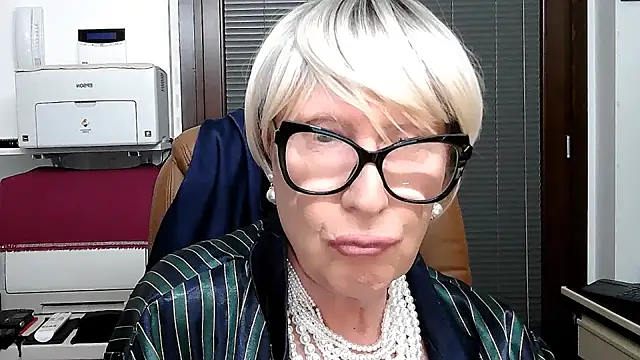 Snapshot of ROBY_SWEETHOT chatting on 18, 10, 2025 ROBY SWEETHOT online show from 18, 10, 2025