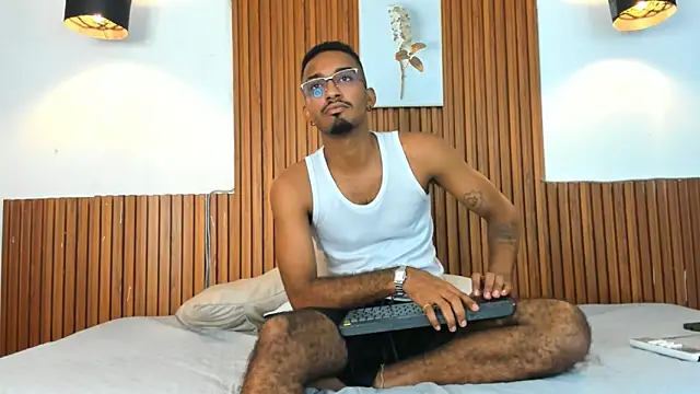 Darwin mayo online show from 19, 9, 2025