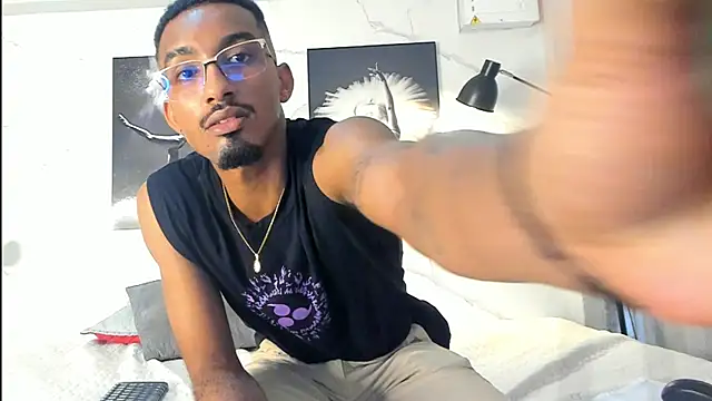 Darwin mayo online show from 3, 11, 2025