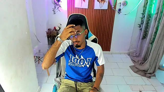 Darwin mayo online show from 11, 11, 2025