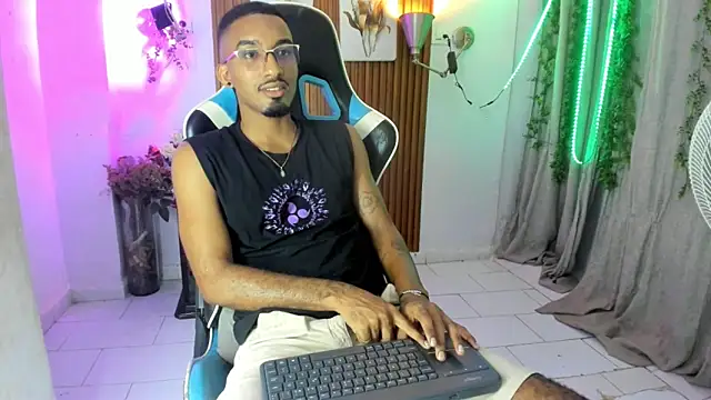 Darwin mayo online show from 17, 12, 2025