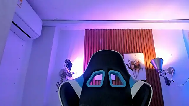 Darwin mayo online show from 6, 11, 2025