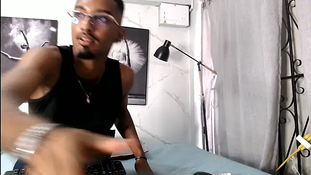 Darwin mayo online show from 10, 11, 2025