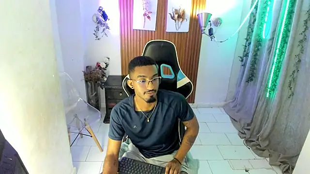 Darwin mayo online show from 8, 11, 2025