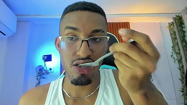 Darwin mayo online show from 11, 3, 2026