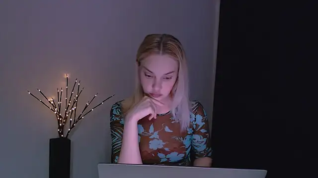 Lia noo regrets online show from 22, 12, 2025