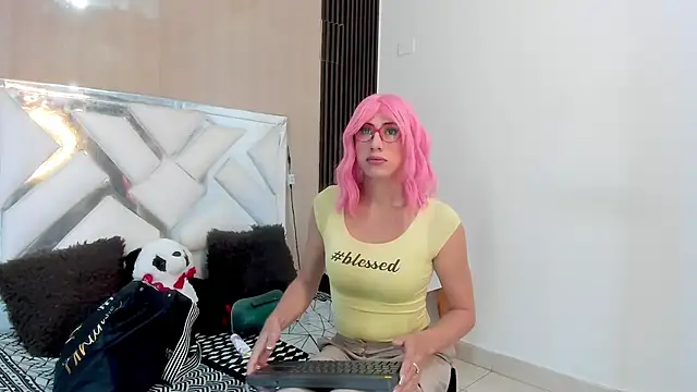 karen matwell online show from 22, 10, 2025