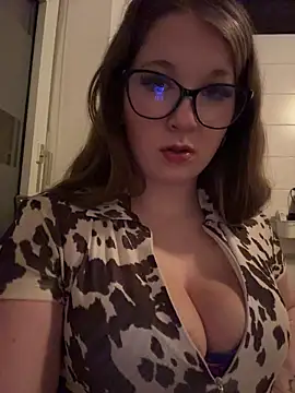 SweetTeenGirl online show from 12, 11, 2025