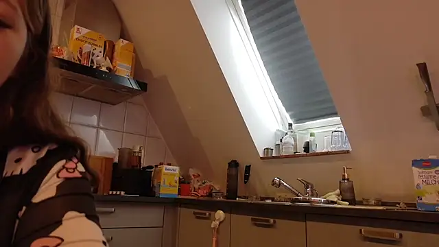 SweetTeenGirl online show from 16, 10, 2025