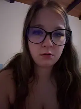 SweetTeenGirl online show from 28, 11, 2025