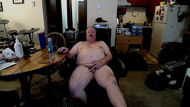 Snapshot of havethickcock chatting on 15, 11, 2025 havethickcock online show from 15, 11, 2025