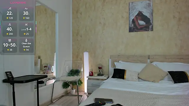 ParissHiltonX online show from 4, 11, 2025