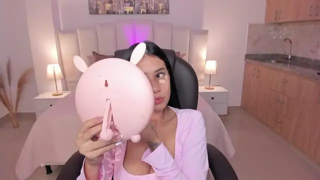 miranda crawfor online show from 21, 9, 2025